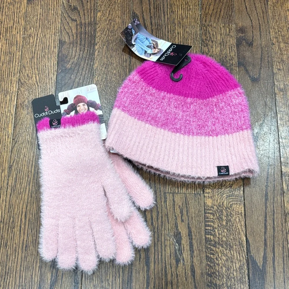 Cuddl Duds Two-Tone Pink Hat and Gloves